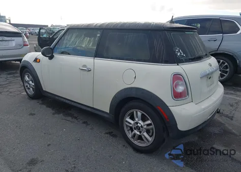2013 Mini Hardtop Cooper z USA, uszkodzony, nr VIN WMWSU3C59DT692346